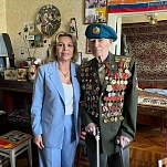 Ольга Слюсарева навестила ветерана войны Ивана Федосеева